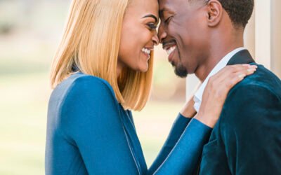 How to Get Your Fiance on Board with Engagement Photos: Tips for a Fun and Genuine Session