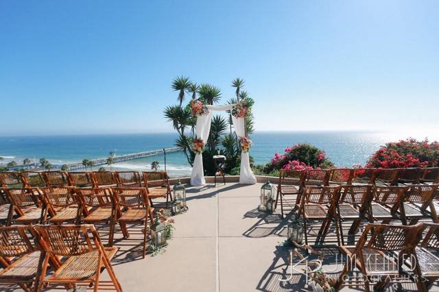 pelican-hill-tuscan-inspired-grounds-arches-and-terraces-newport-beach-wedding-photography