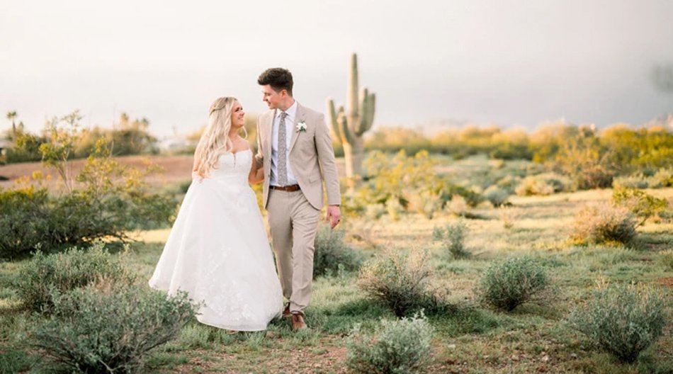 Iconic Southern California rotunda ceremony overlooking the ocean—luxury venue near Phoenix.