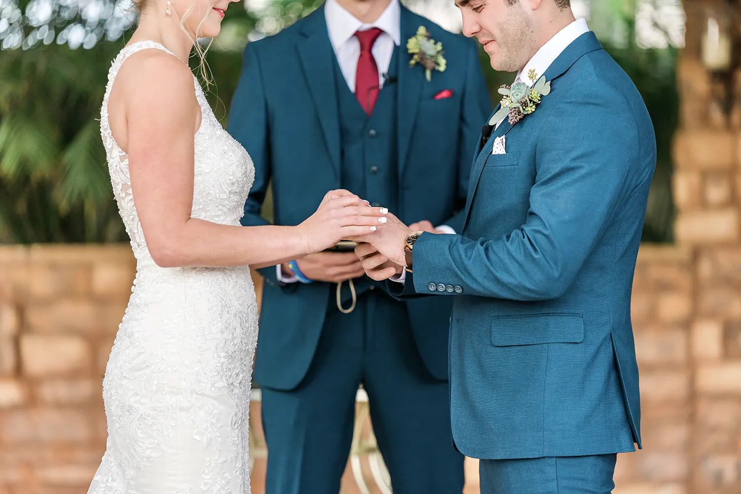 Luxury Arizona wedding photography portfolio featuring elegant wedding ceremony in Phoenix Arizona