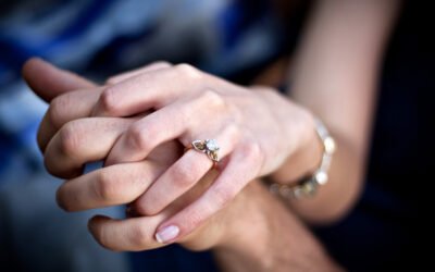 What Should You Wear for Your Engagement Photos?