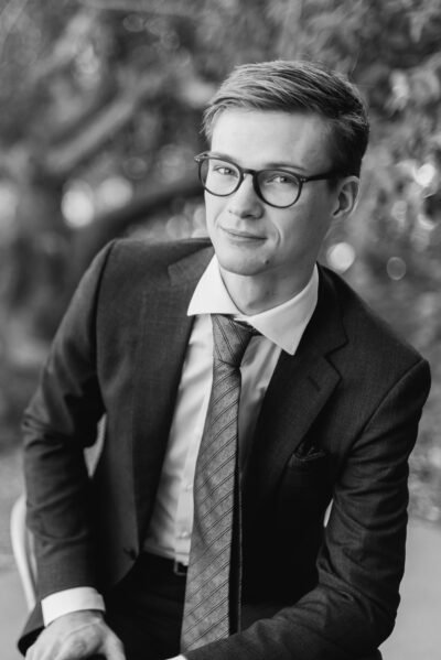 Scottsdale Wedding Photographers Lovelee Photography (www.loveleephotos.com) Scottsdale Wedding Photographers