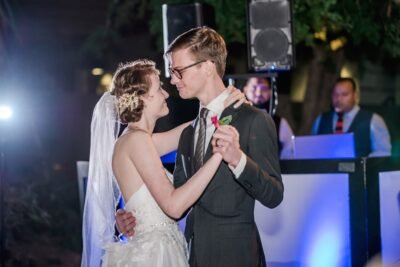 Scottsdale Wedding Photographers Lovelee Photography (www.loveleephotos.com) Scottsdale Wedding Photographers